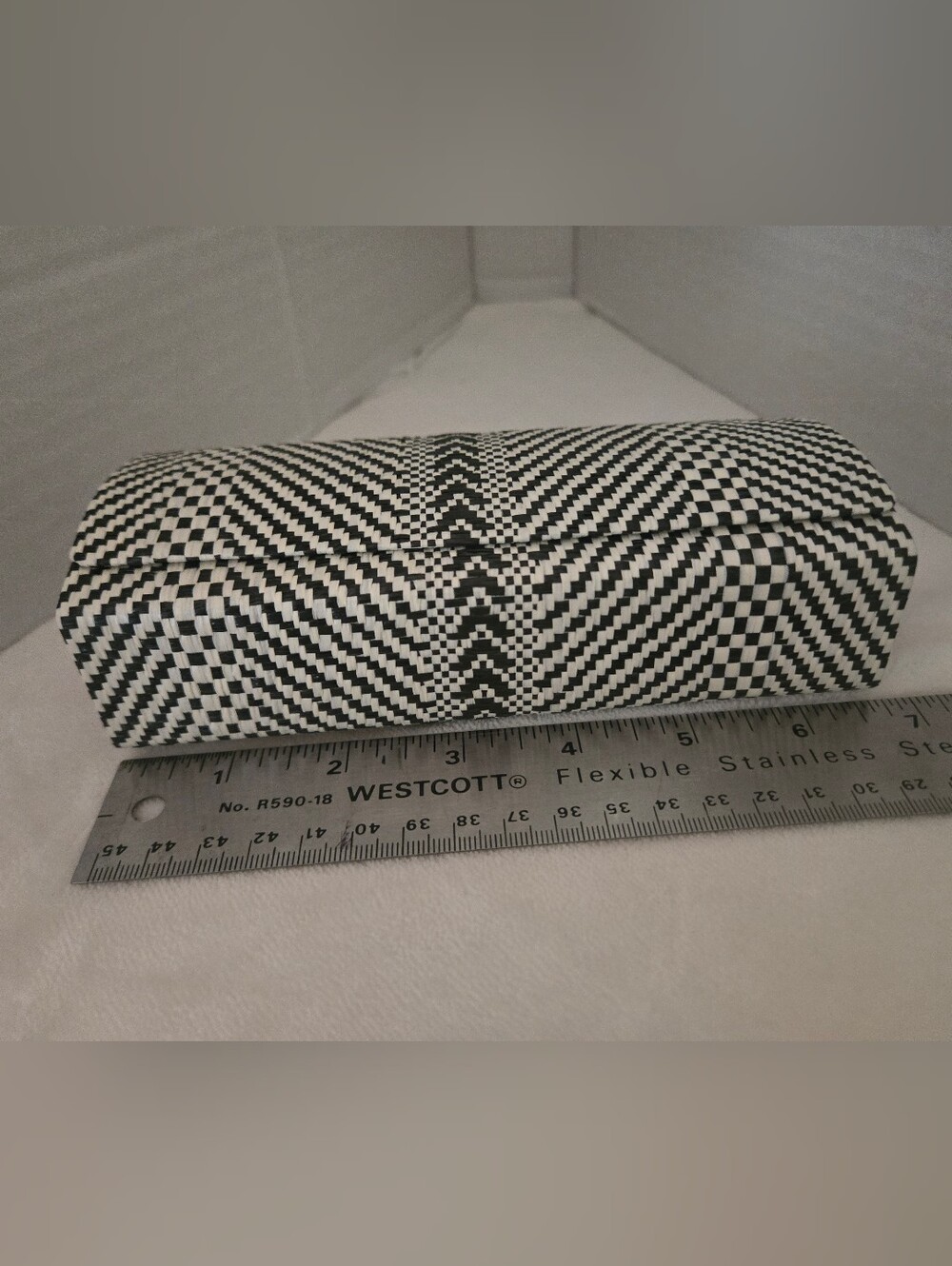 NWOT Hard Eyeglass Case With Beautiful Woven Pattern